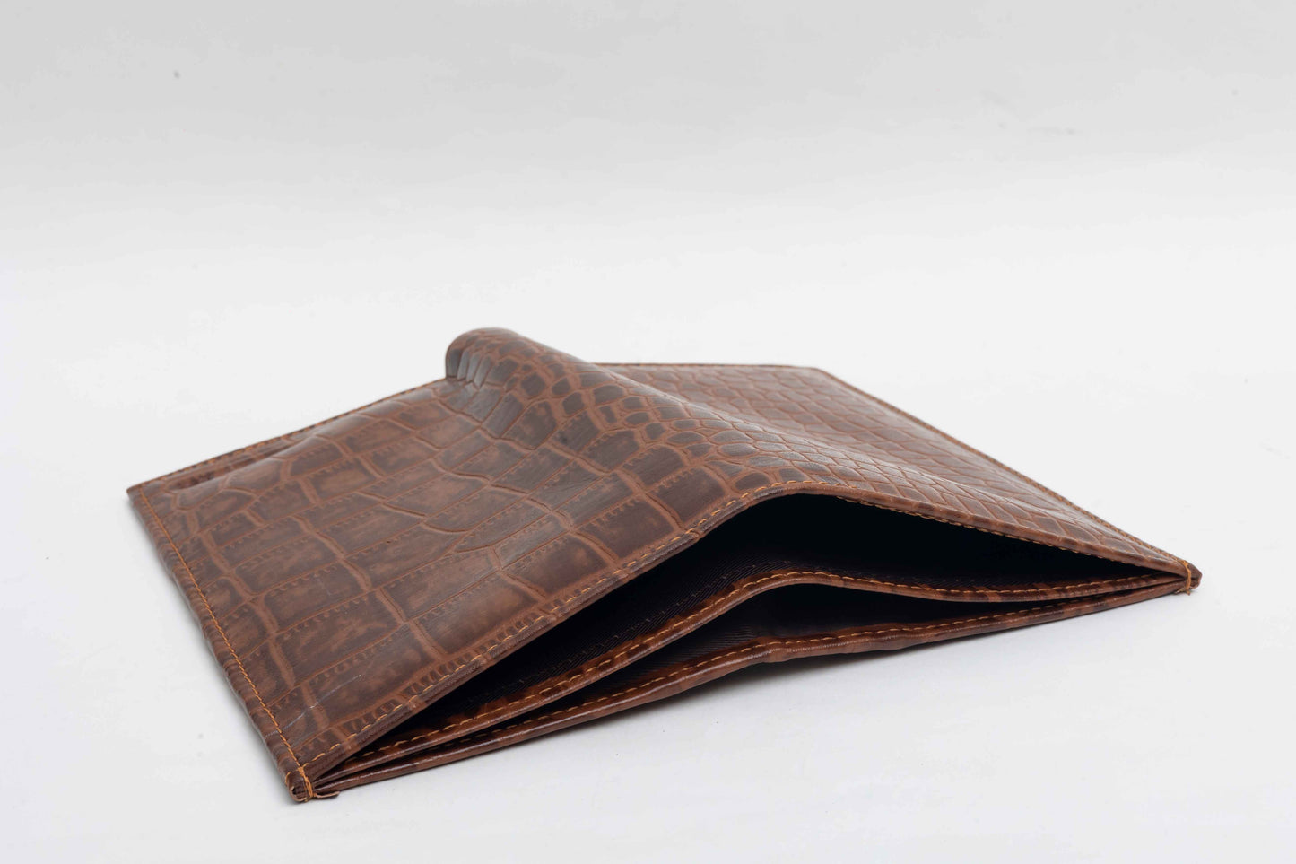 Unisex Leather Travel Wallet.