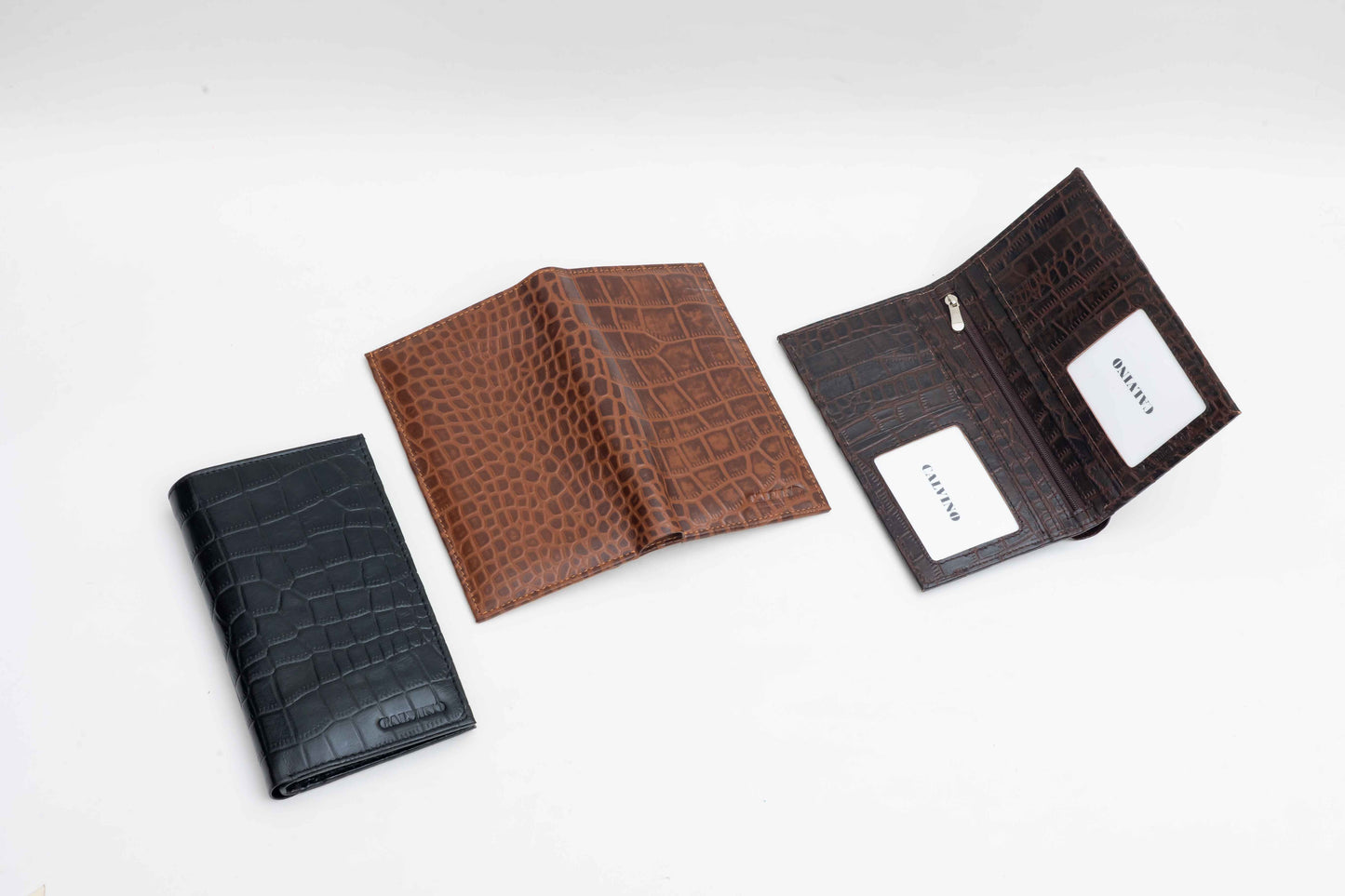 Unisex Leather Travel Wallet.
