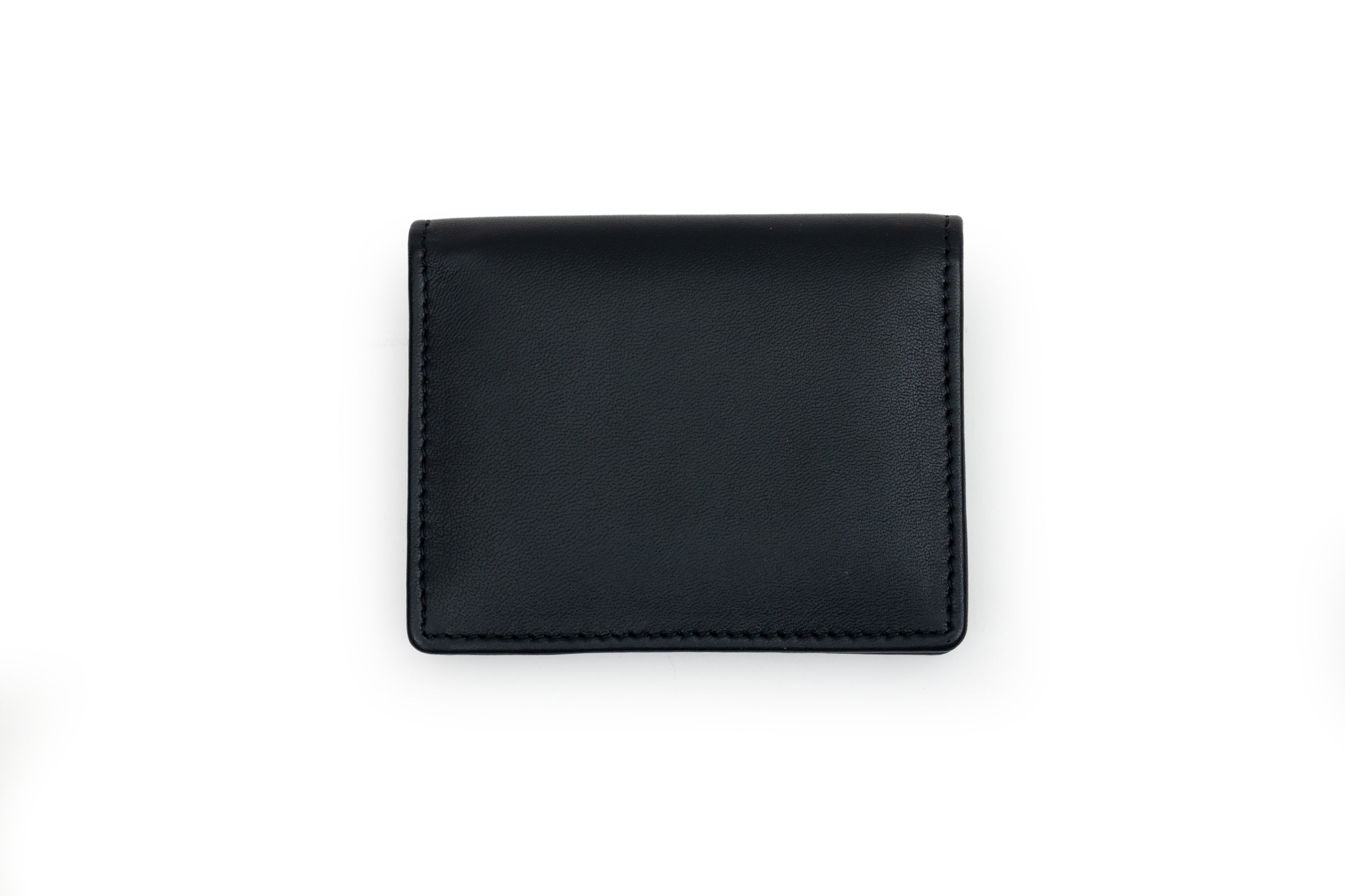 V, Leather Card holder with a Magnetic Closure made in a soft Napa.