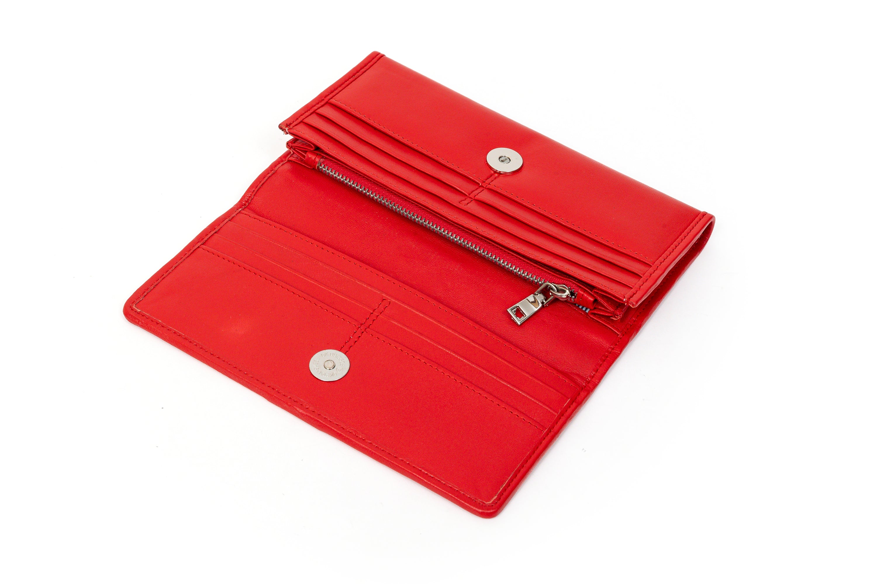 Corporate gifting for women, elegant ladies wallet in a gift box.