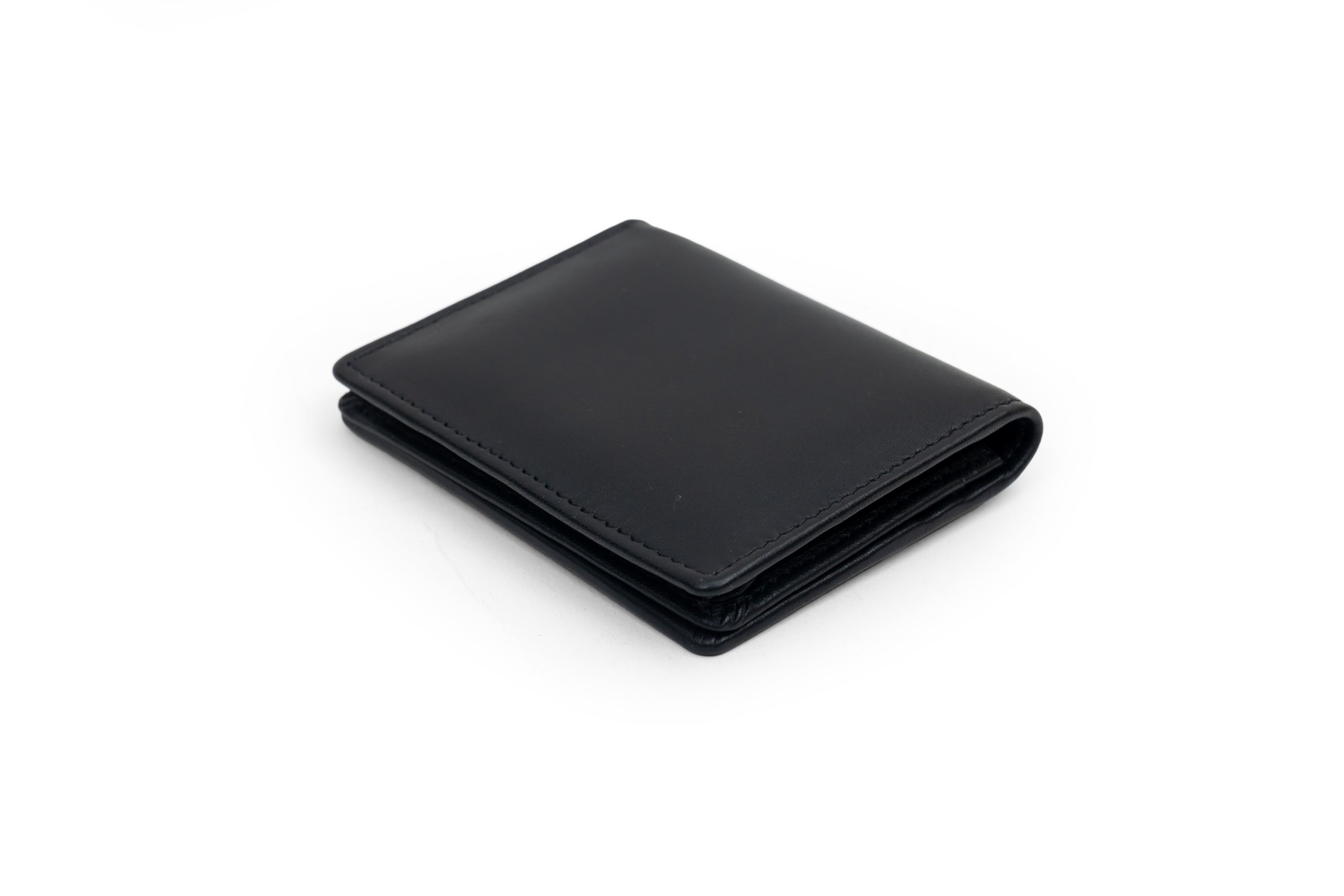 V, Leather Card holder with a Magnetic Closure made in a soft Napa.