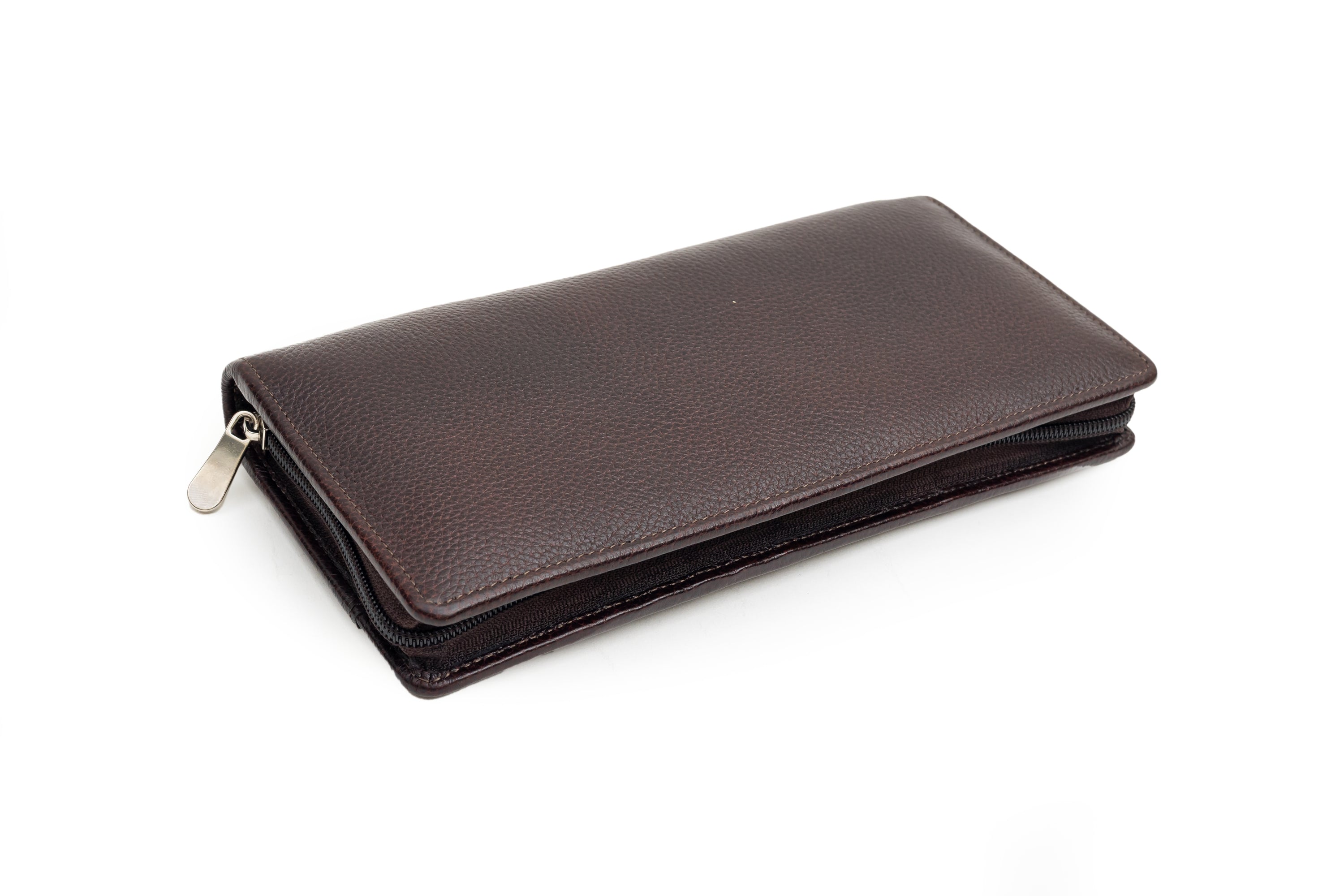 Unisex leather zippered travel case for your travels.