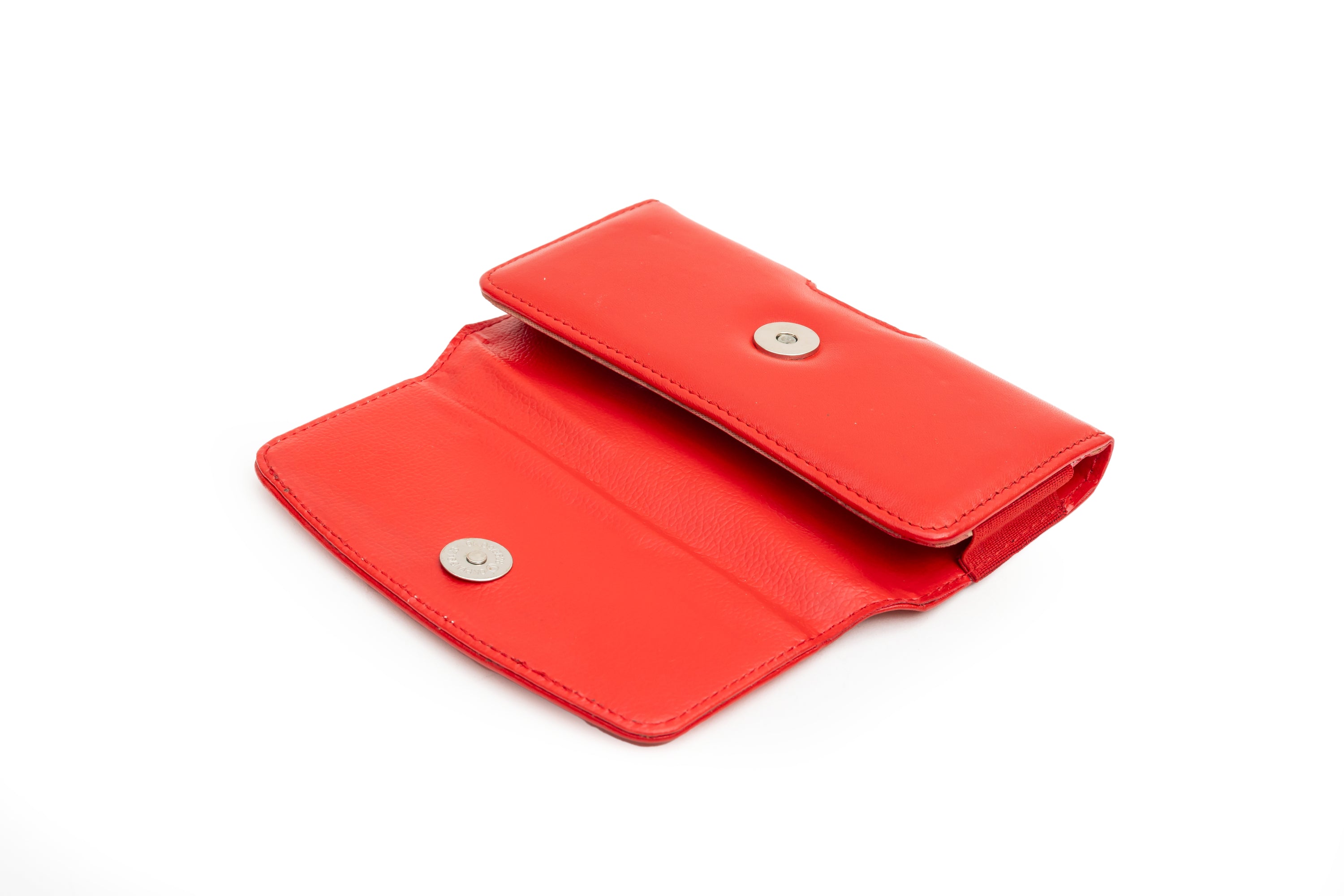 Corporate gifting for women, luxurious leather mobile case.